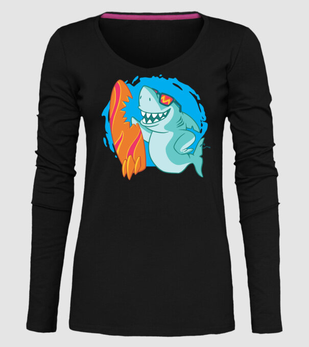 Mușcătură rechin Surf model negru pe tricou