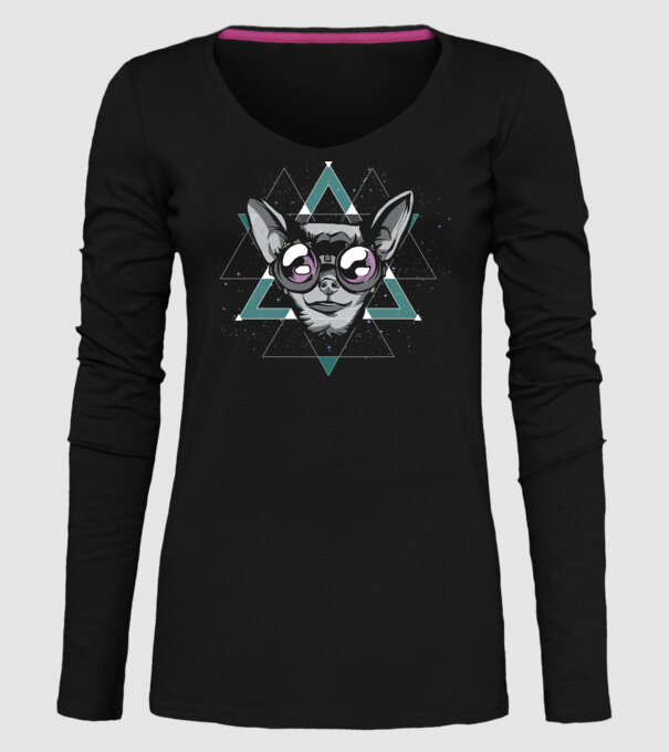 Tricou cu Câine Chihuahua model negru pe tricou