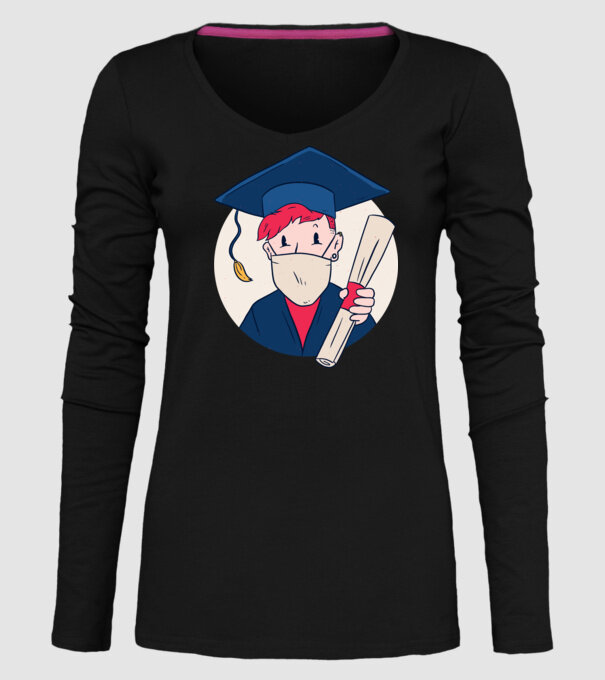 model negru pe tricou