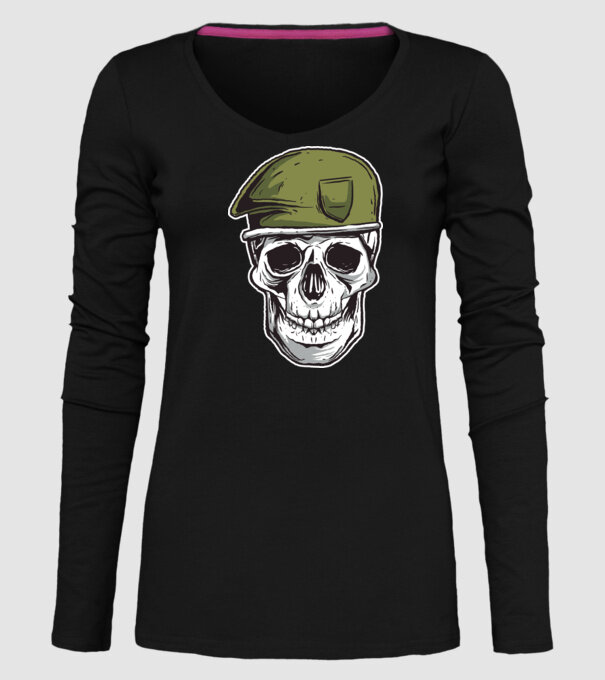 Craniu Soldat model negru pe tricou