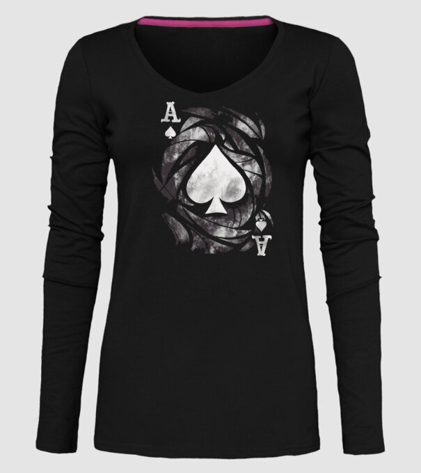 As de pică model negru pe tricou