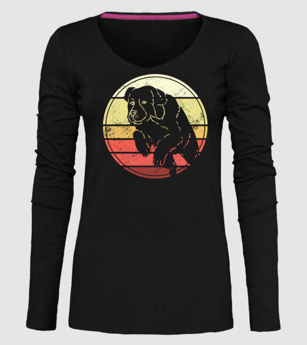 Câine Retro Landseer model negru pe tricou