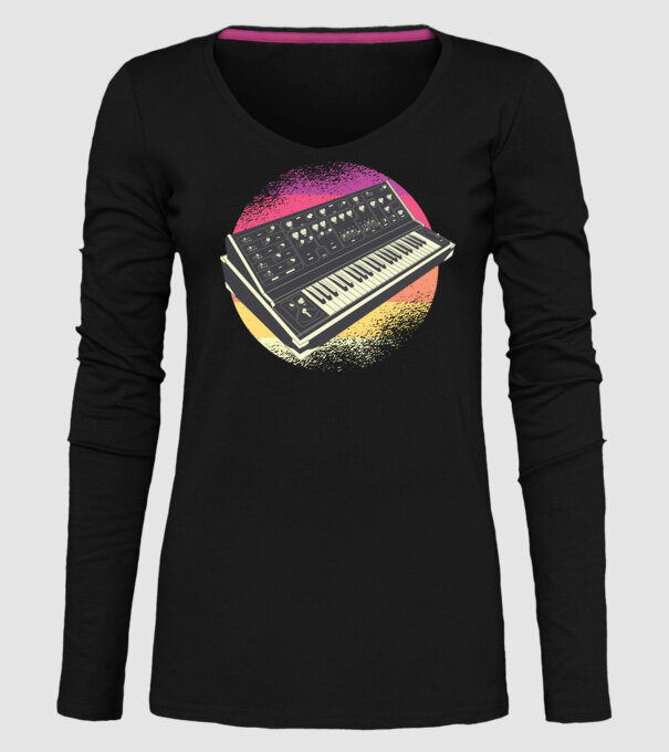 Sintetizator retro model negru pe tricou