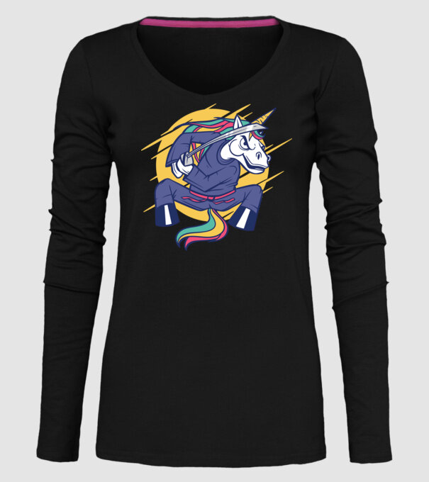 Unicorn Ninja model negru pe tricou