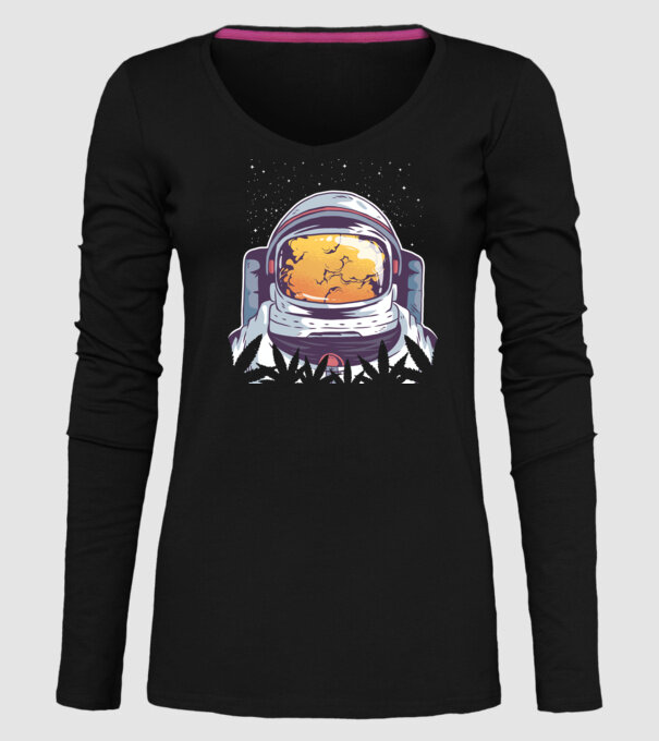 Astronaut Smoker model negru pe tricou
