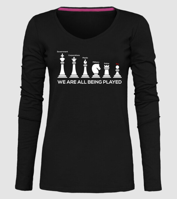We are all being played model negru pe tricou
