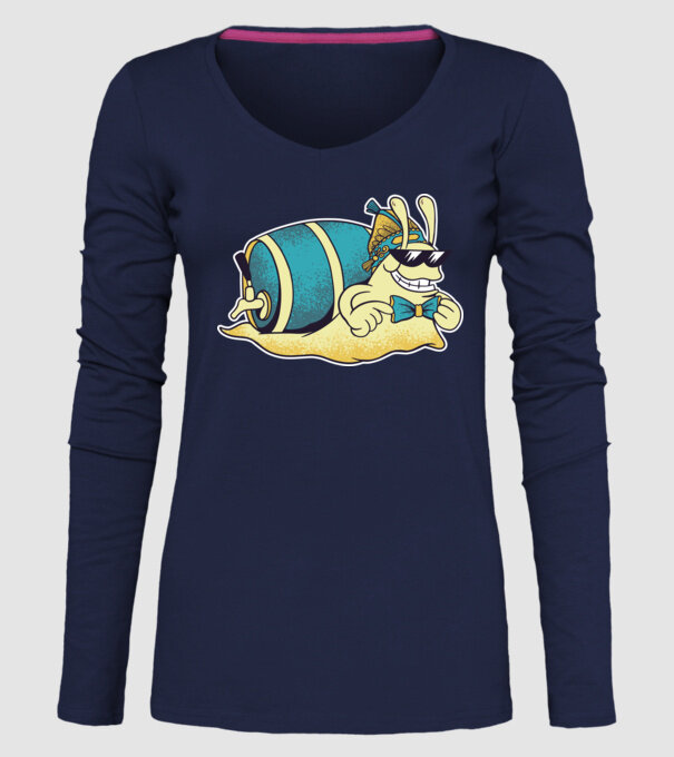 Melc model albastru închis pe tricou