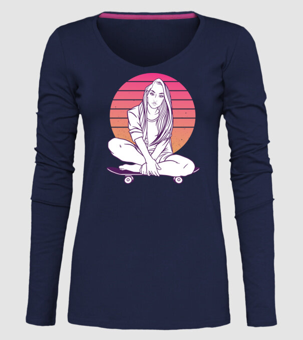 Fată Skateboarder model albastru închis pe tricou