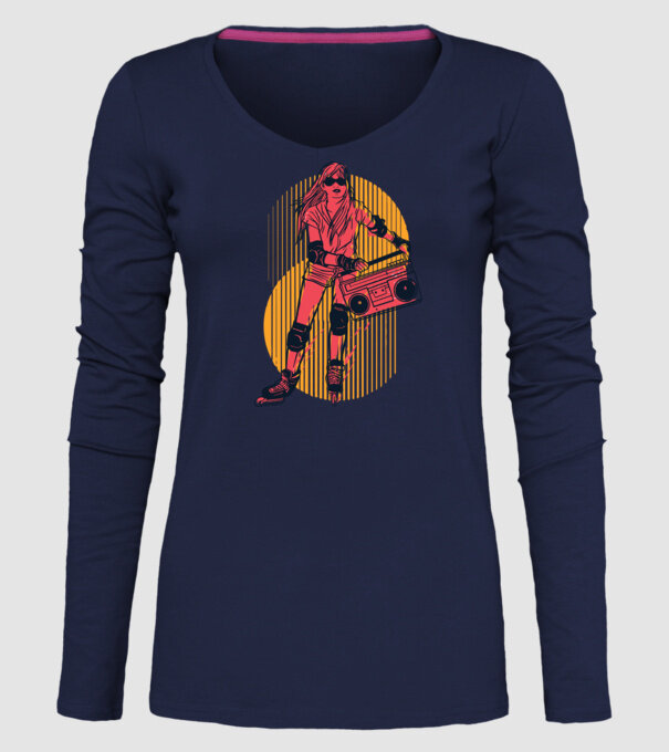 Fată skate model albastru închis pe tricou