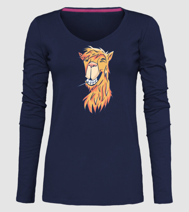 Cap de Lama model albastru închis pe tricou