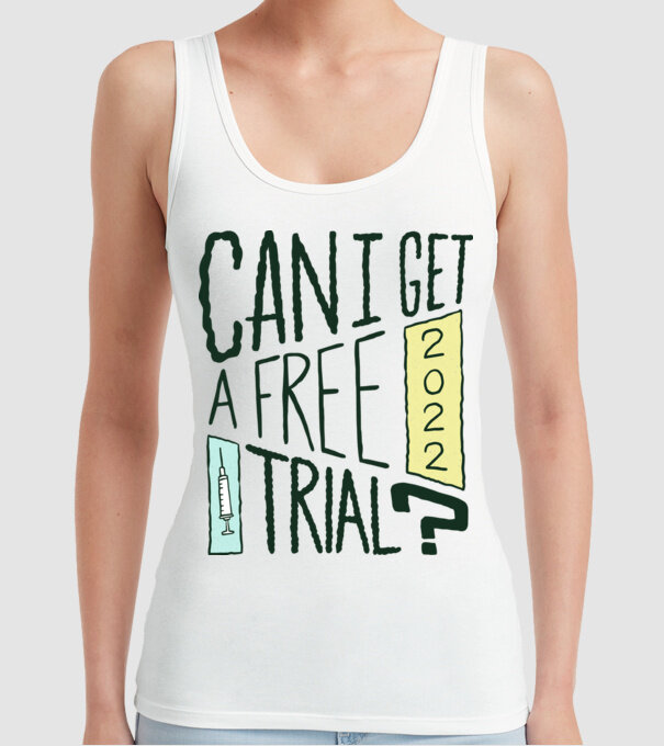  model alb pe tricou