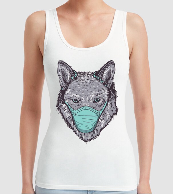  model alb pe tricou