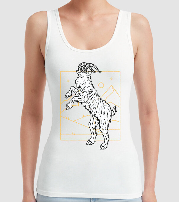 Capră model alb pe tricou