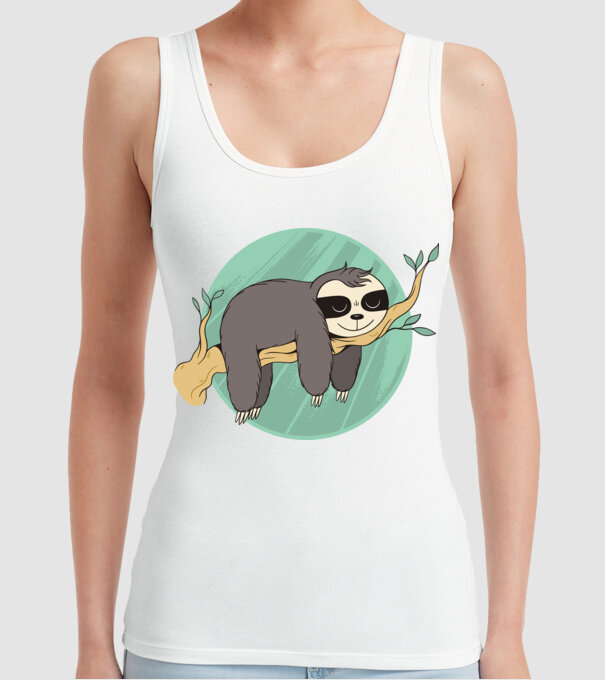 Leneș odihnă model alb pe tricou