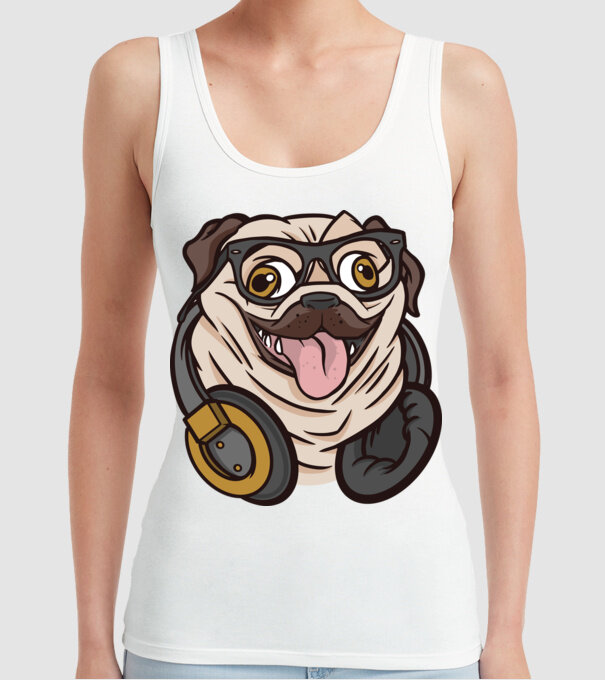 Mops cu căști model alb pe tricou