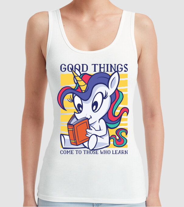 Student unicorn model alb pe tricou