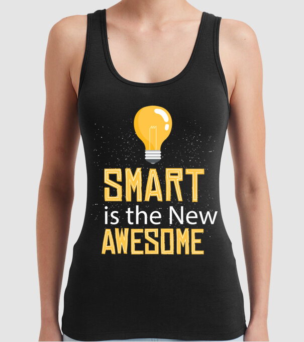 Smart este noul cool model negru pe tricou