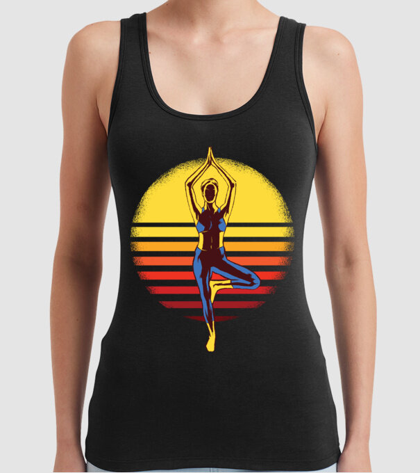 Retro yoga model negru pe tricou