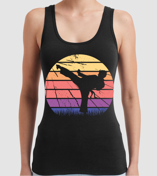Karate Retro model negru pe tricou