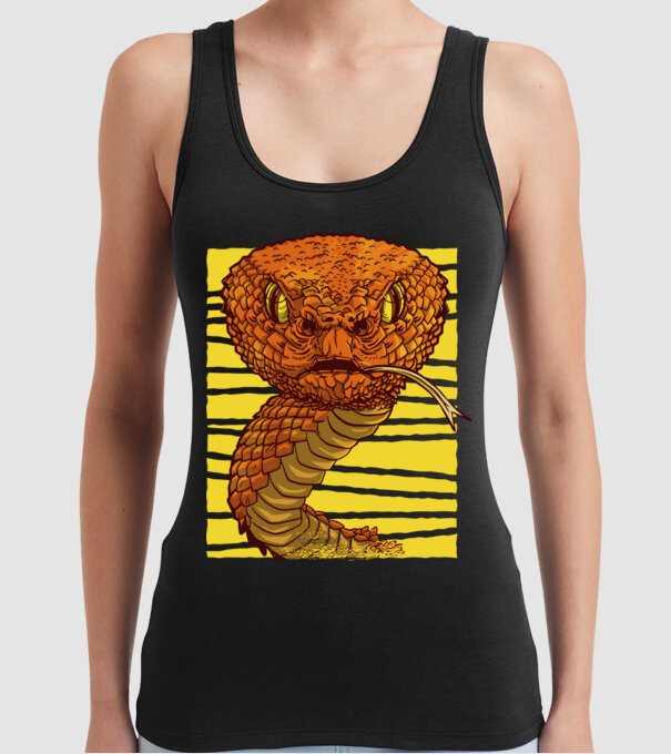 Cap de șarpe model negru pe tricou