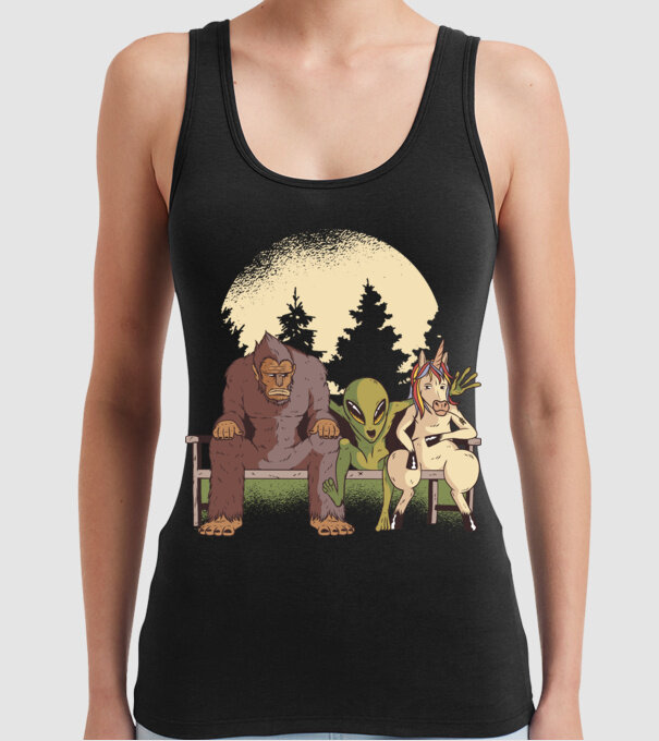 Creaturi mitice model negru pe tricou