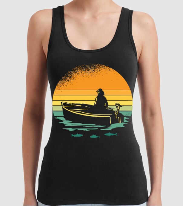 Retro cu Barcă model negru pe tricou