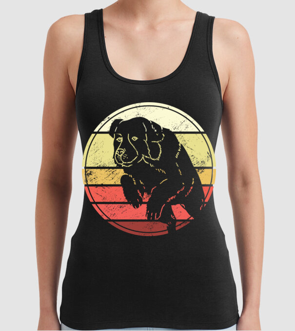 Câine Retro Landseer model negru pe tricou