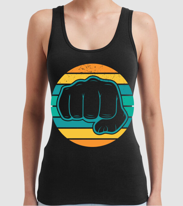 Pumn Retro model negru pe tricou
