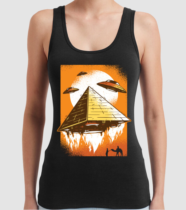 OZN Piramidă Alien model negru pe tricou