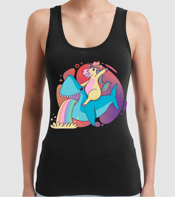 Unicorn pe rechin model negru pe tricou