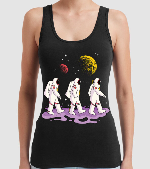 Plimbare Astronaut model negru pe tricou