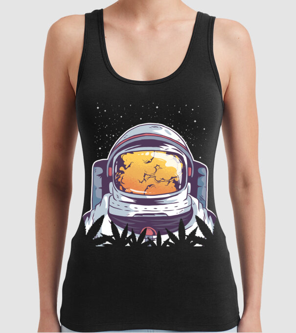 Astronaut Smoker model negru pe tricou