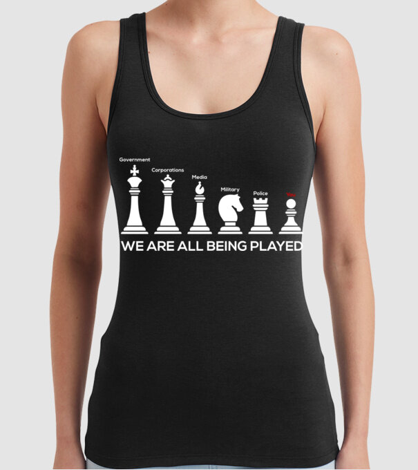 We are all being played model negru pe tricou