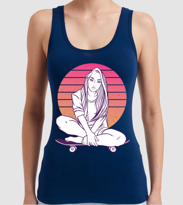 Fată Skateboarder model albastru închis pe tricou
