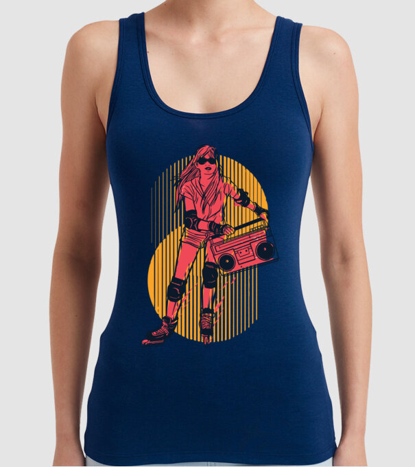 Fată skate model albastru închis pe tricou
