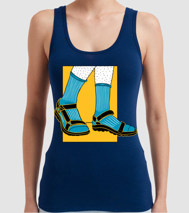 Sandale cu șosete model albastru închis pe tricou