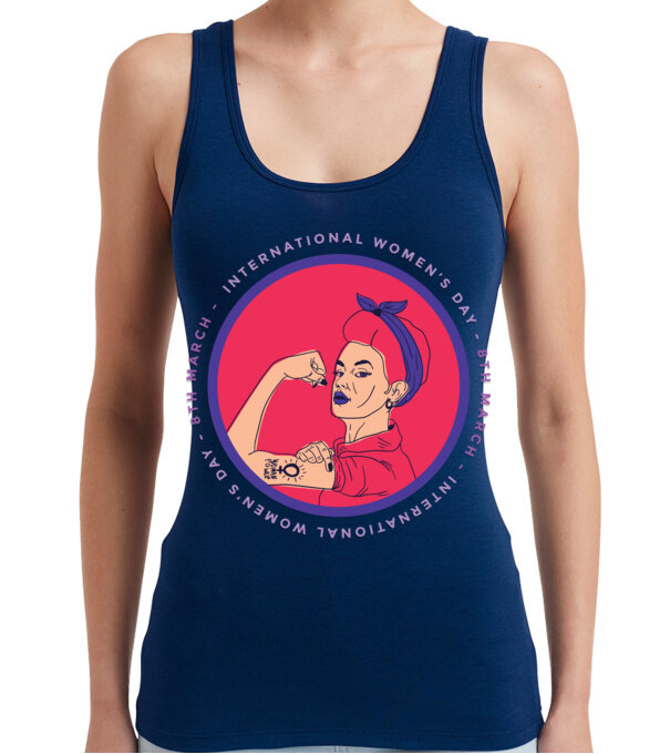  model  pe tricou
