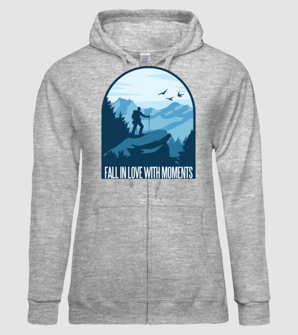 Fall in love with moments model gri pe tricou