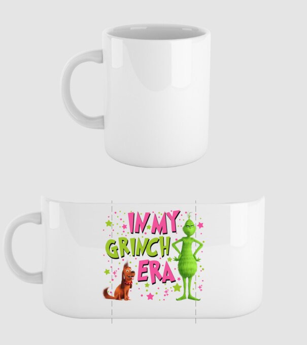 In my Grinch era model alb pe tricou