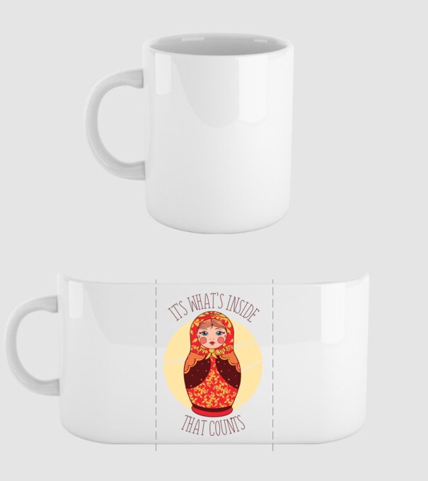 Interiorul contează - păpușă Mamushka model alb pe tricou