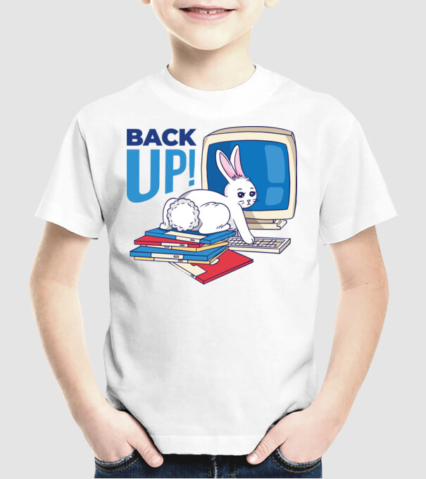 Back up bunny model alb pe tricou