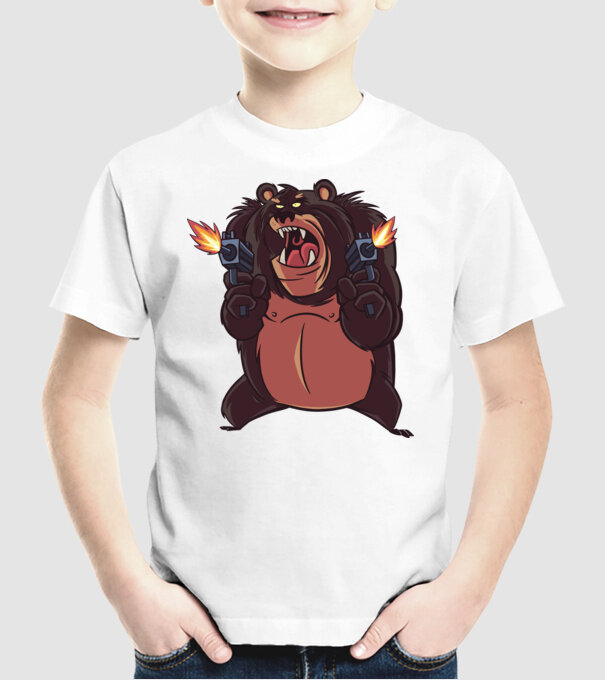 Urs înarmat model alb pe tricou