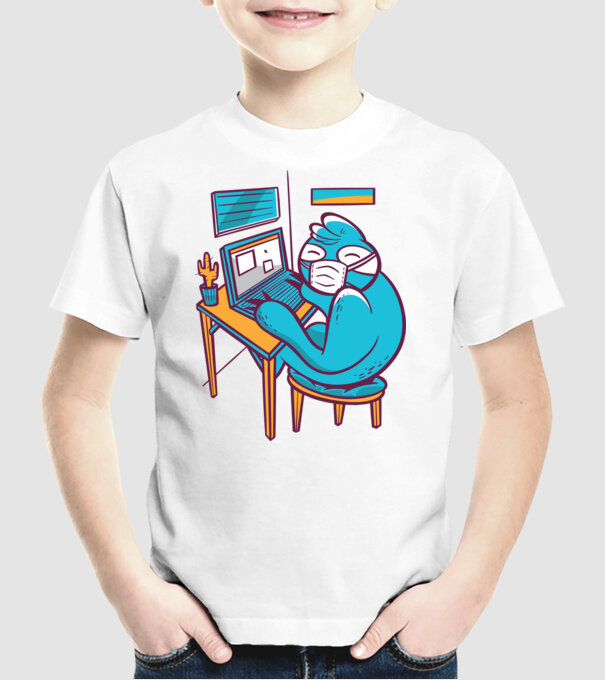 Leneș Home Office model alb pe tricou