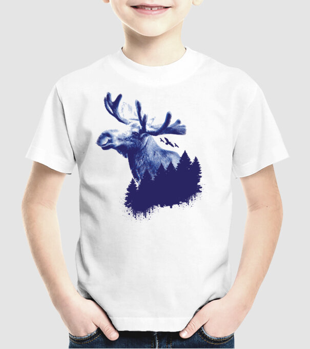 Elan model alb pe tricou