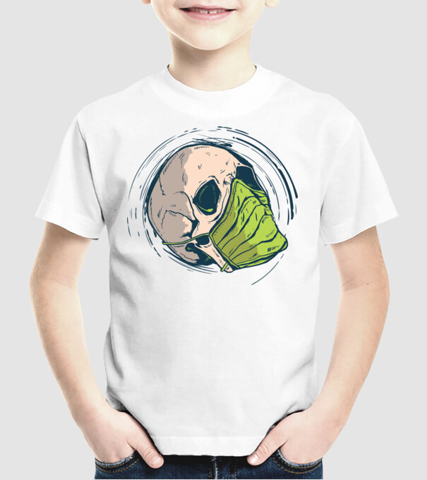 Craniu cu mască model alb pe tricou