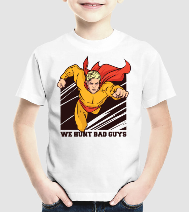 Supererou model alb pe tricou