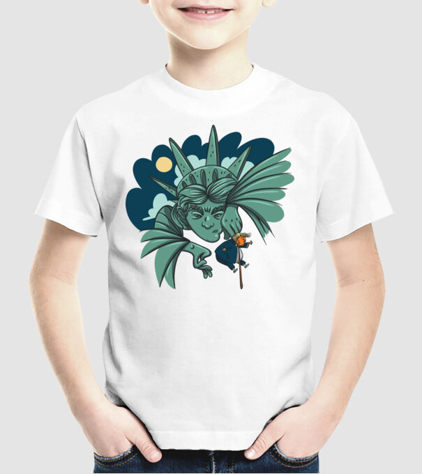 Trump a dat afară Statuia Libertății model alb pe tricou