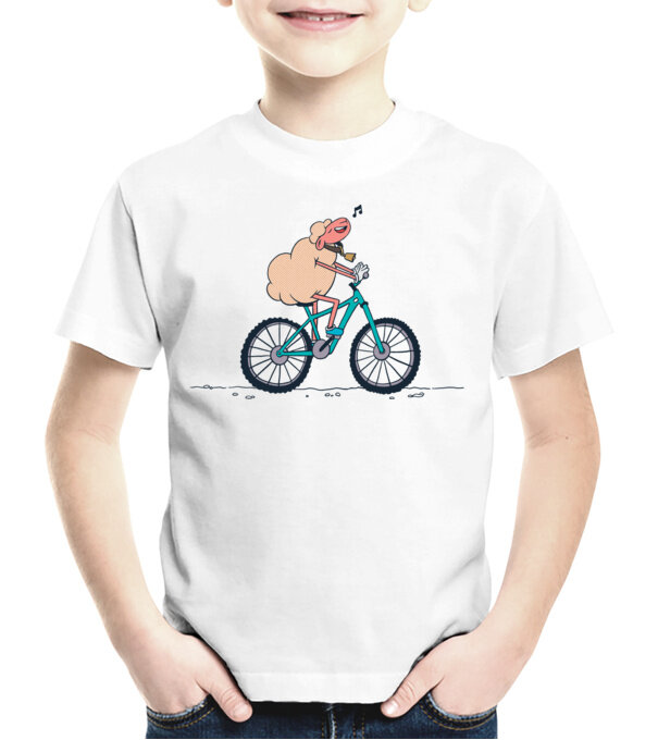  model  pe tricou