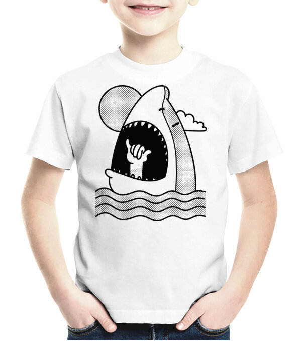  model  pe tricou