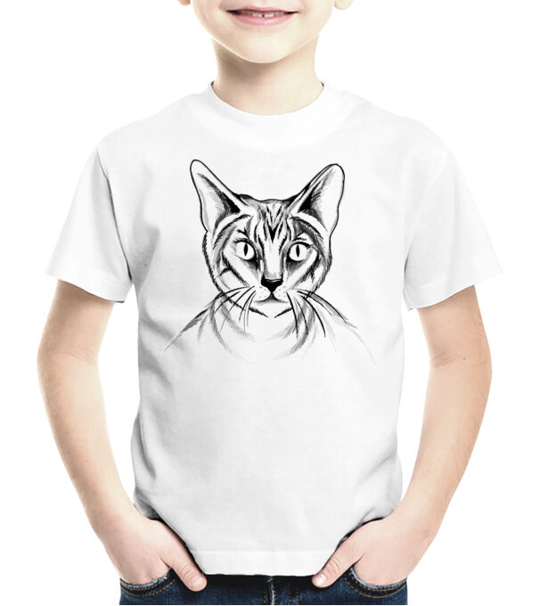 model  pe tricou